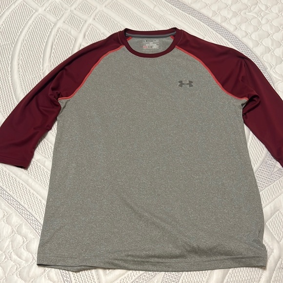 Size Small Men’s Under Armour Shirt - Picture 1 of 4